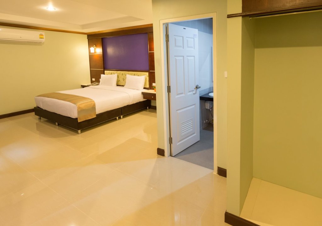 Накхонситхаммарат: Thungtawan Hotel