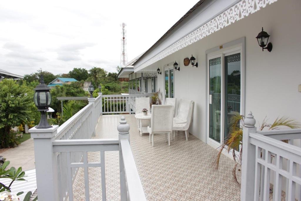 Мей-Сот: Moeimanee Resort