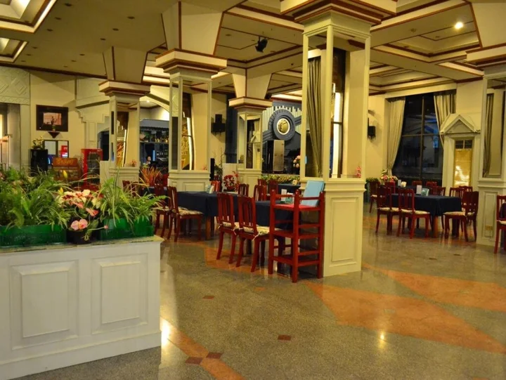 Кхэм Сон: Nattirat Grand Hotel