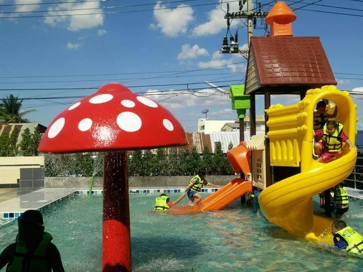 Кхэм Сон: Nattirat Grand Hotel