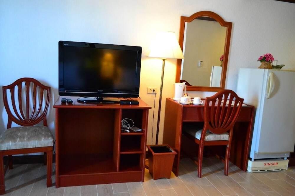 Кхэм Сон: Nattirat Grand Hotel