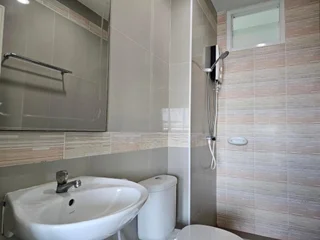 Кхлонг-Янг: Sawairiang Place