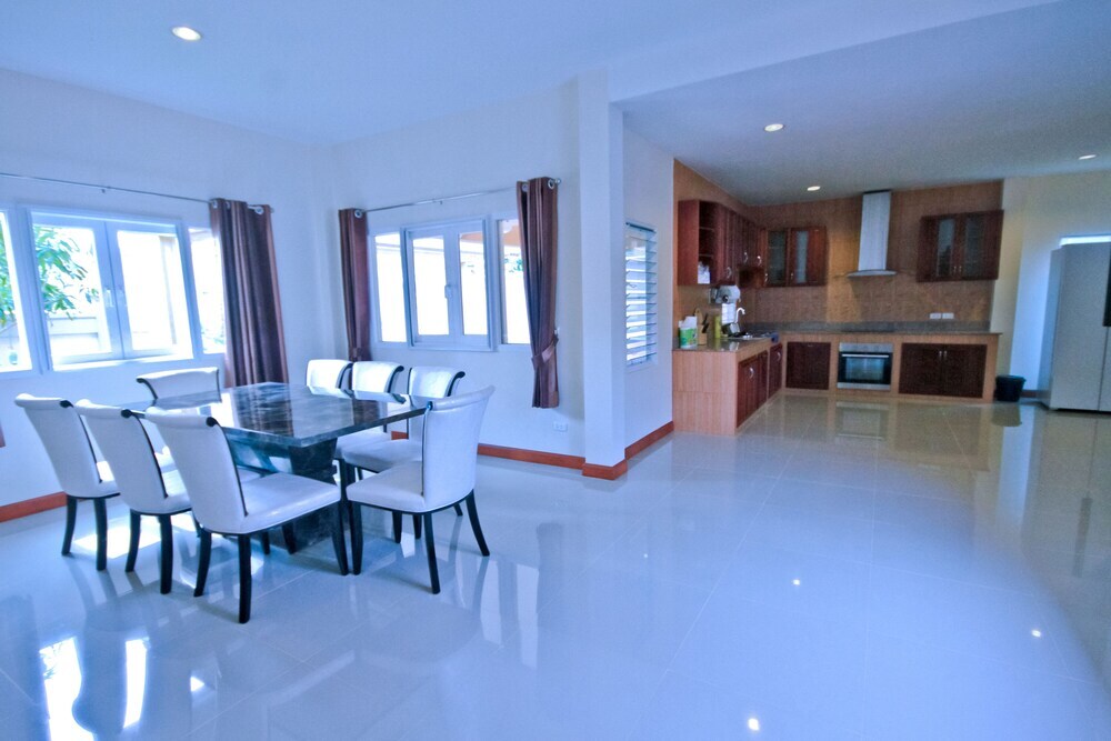 Паттайя: Siam Royal View Pool Villa - Adults Only