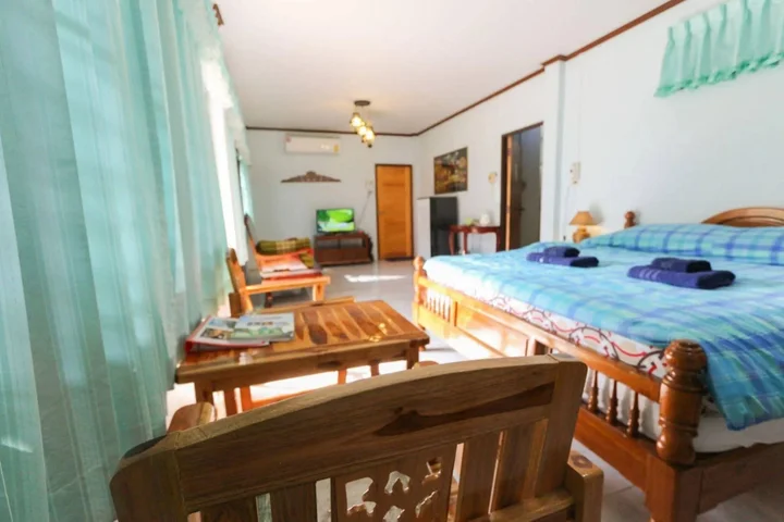 Лоэй: The Stay Guest House