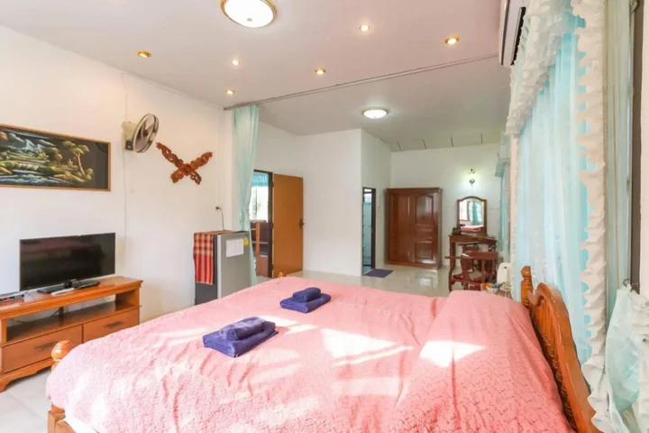 Лоэй: The Stay Guest House