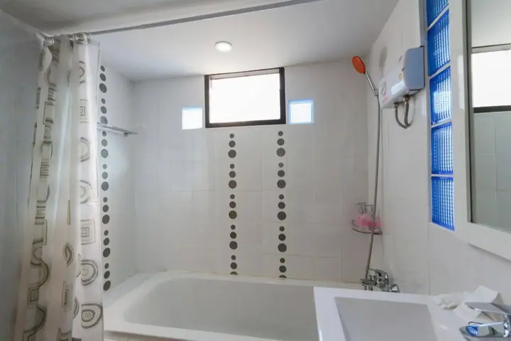 Лоэй: The Stay Guest House