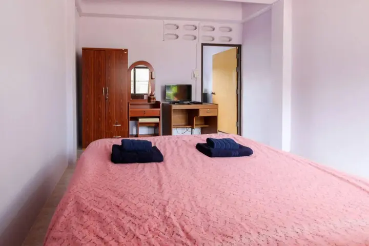 Лоэй: The Stay Guest House