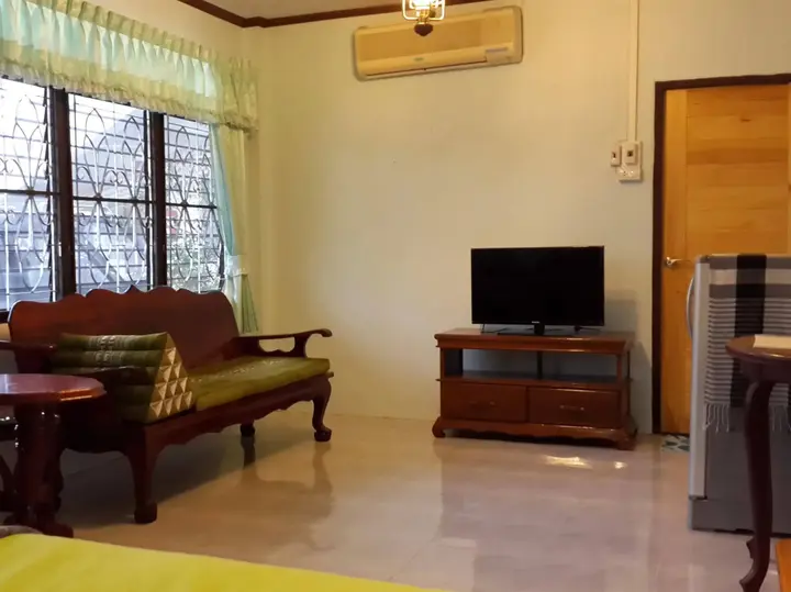 Лоэй: The Stay Guest House