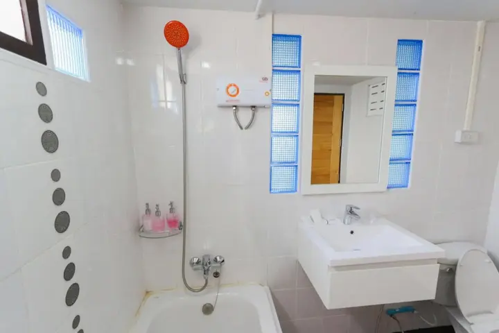Лоэй: The Stay Guest House