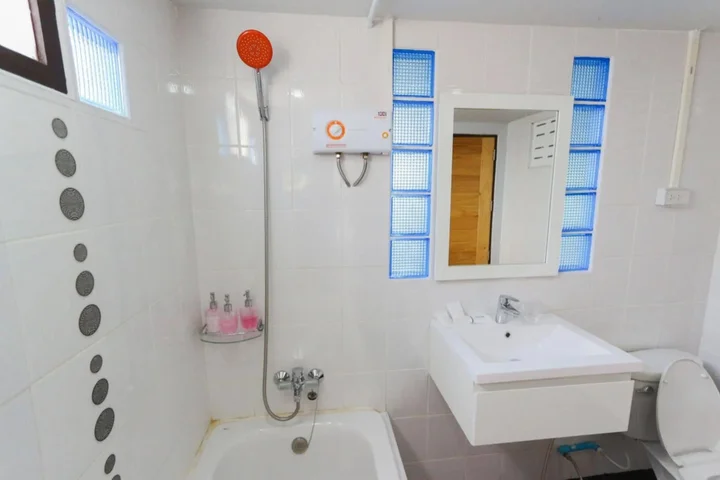 Лоэй: The Stay Guest House