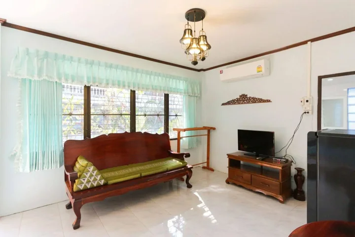 Лоэй: The Stay Guest House