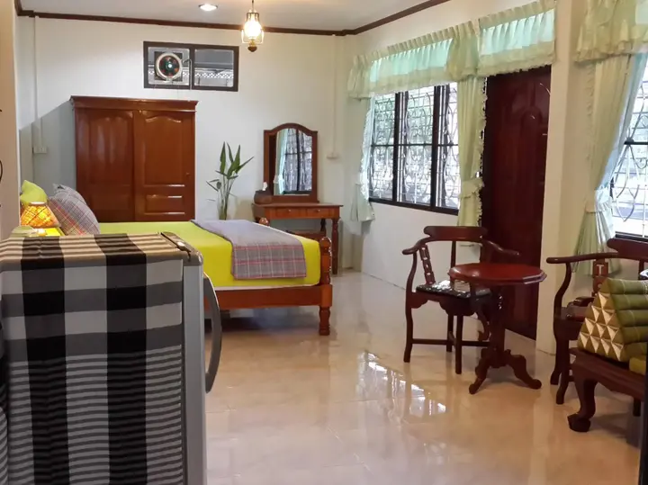 Лоэй: The Stay Guest House