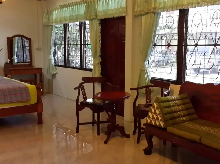 Лоэй: The Stay Guest House