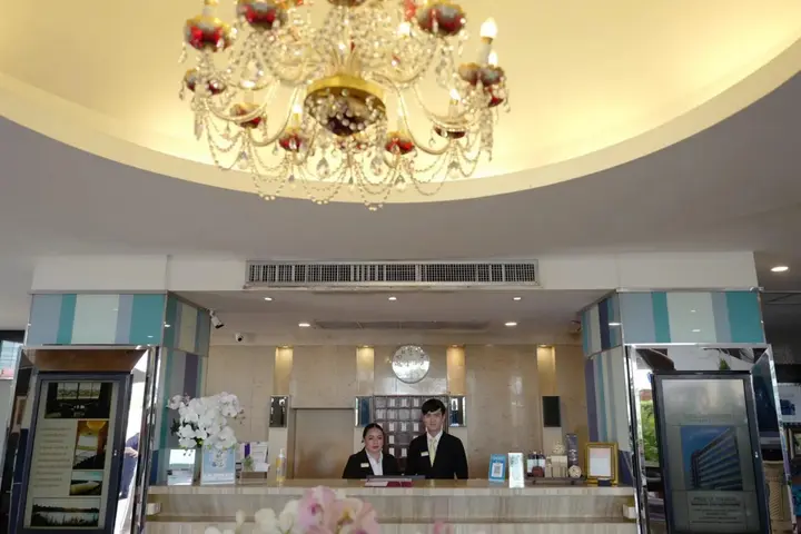 Лопбури: Chaisaeng Palace Hotel