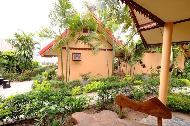 Тхат-Пханом: Rotchana's Retreat Hotel on Mekong That Phanom