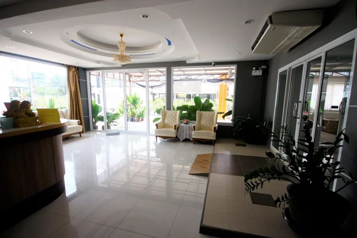 Бури Рам: La Viva Hotel