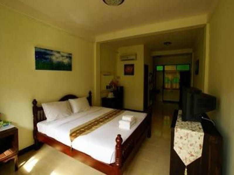 Нонг Нам Дэнг: Ruen Maingam Resort