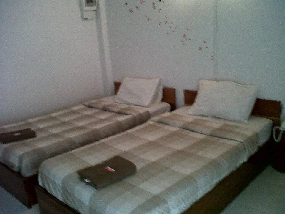 Тхат-Пханом: N.J. Hotel