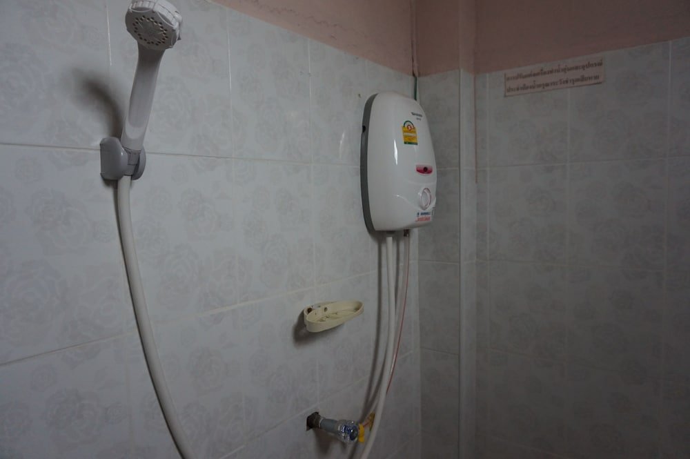 Тхат-Пханом: N.J. Hotel