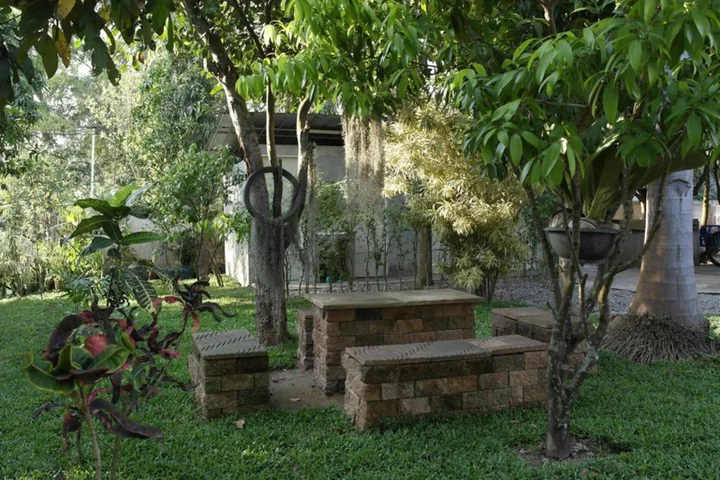 Сарапхи: Racha Herb Gardens