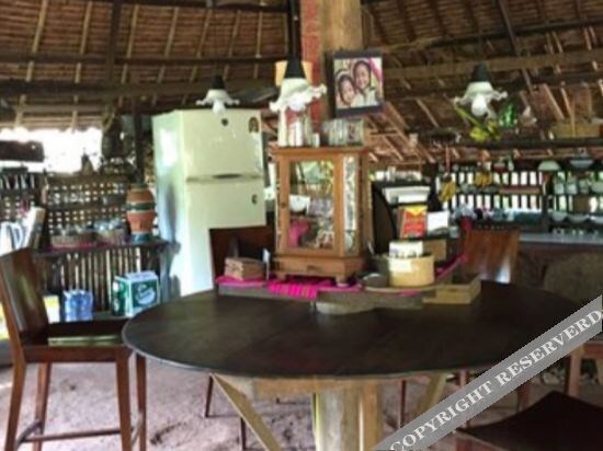 Мэхонгсон: Sang Tong Huts