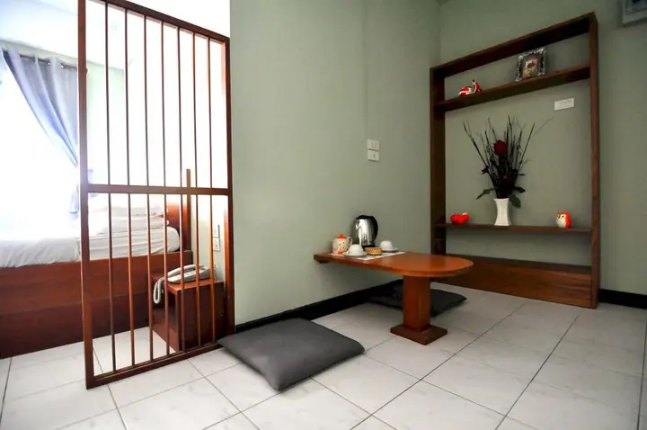 Бангкок: The Living Room Serviced Apartment