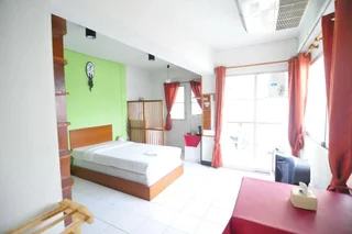 Бангкок: The Living Room Serviced Apartment