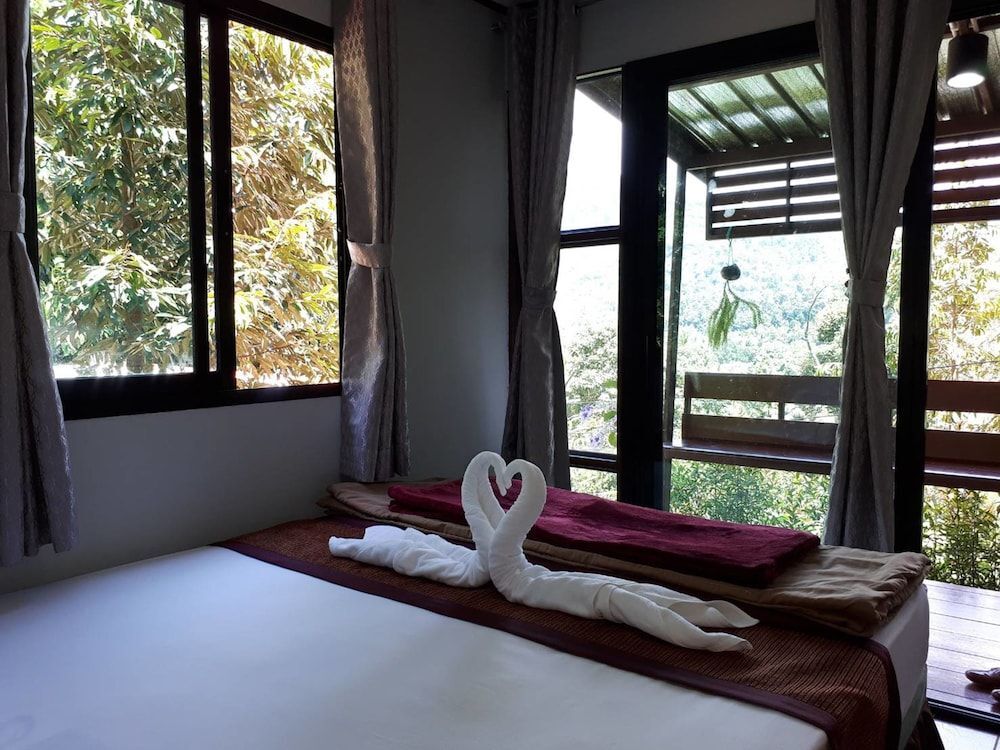 Накхонситхаммарат: Nirund Hill Resort