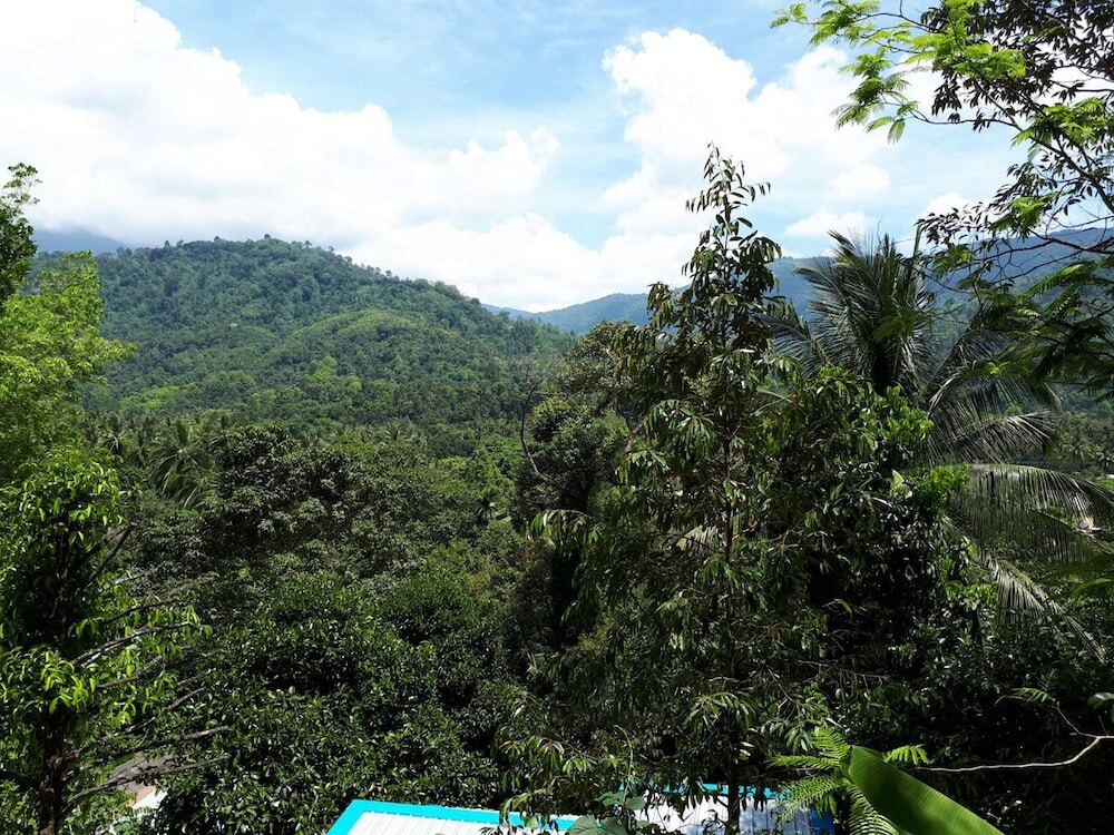 Накхонситхаммарат: Nirund Hill Resort