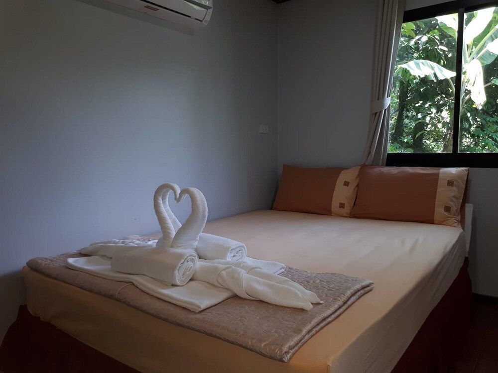 Накхонситхаммарат: Nirund Hill Resort