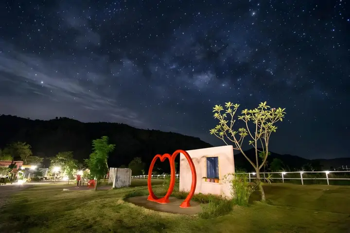 Дан-Макхам-Тиа: Rak Na Suan Pueng Resort