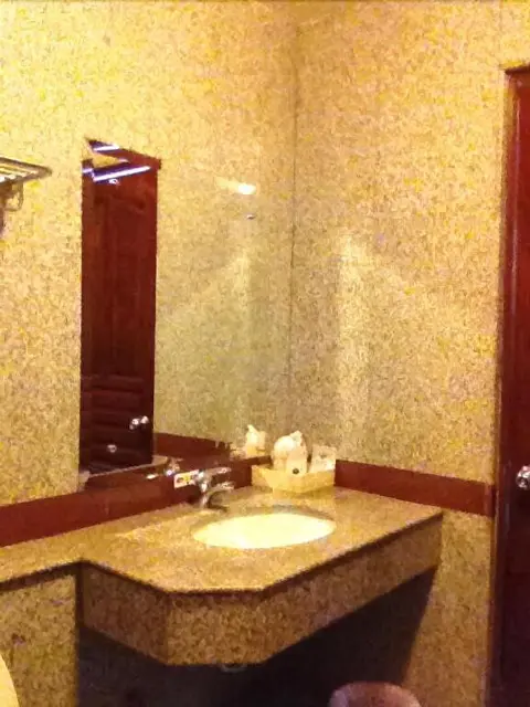 Сурин: Maneerote Hotel Surin