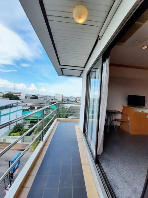 Сурин: Maneerote Hotel Surin