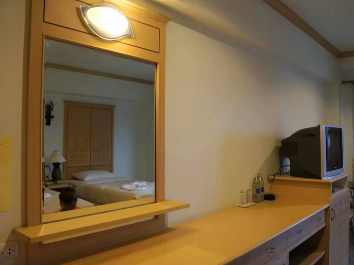 Сурин: Maneerote Hotel Surin