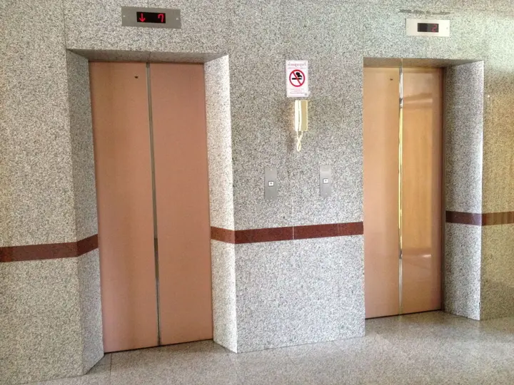 Сурин: Maneerote Hotel Surin