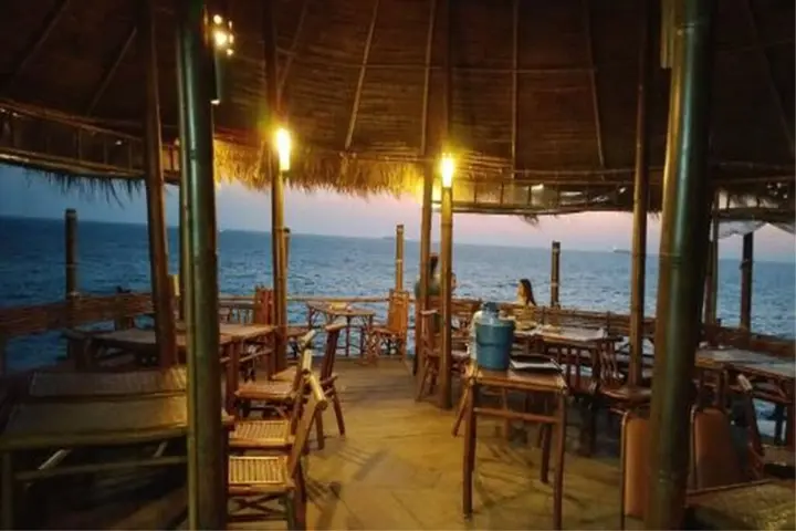 Ко Сичанг: Paree Hut Resort Koh Sichang