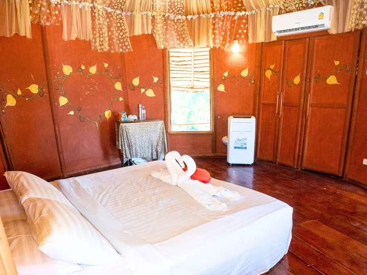 Ко Сичанг: Paree Hut Resort Koh Sichang