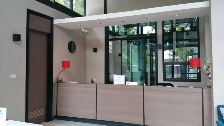 Патхумтхани: Woodroof Residence Rangsit