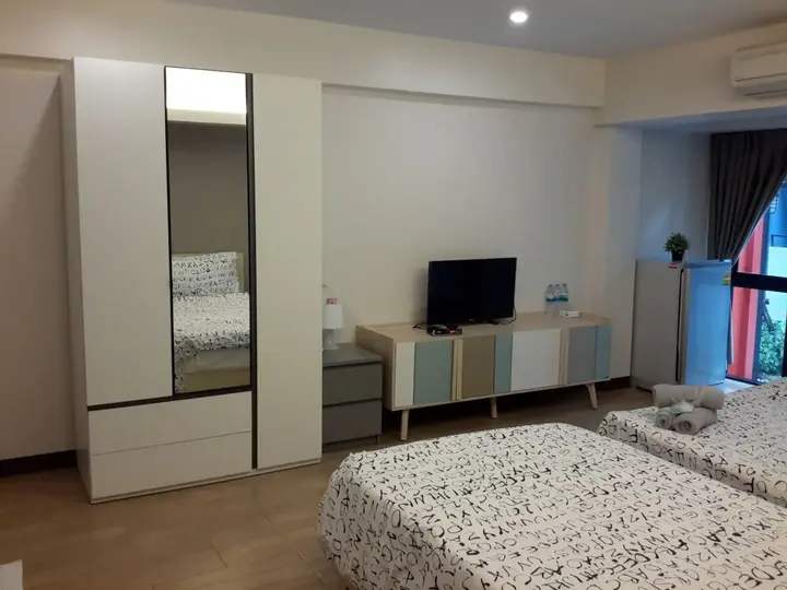 Патхумтхани: Woodroof Residence Rangsit