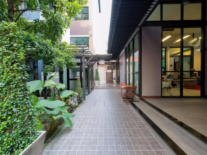 Патхумтхани: Woodroof Residence Rangsit