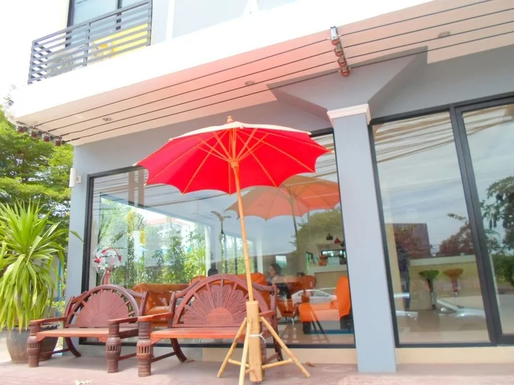 Сураттхани: The Living Hotel at Surat Thani