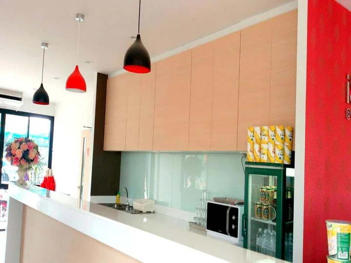 Сураттхани: The Living Hotel at Surat Thani