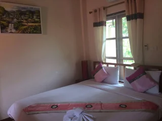 Мэхонгсон: Pornpong House