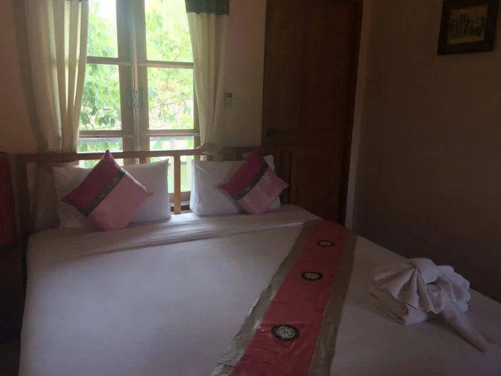Мэхонгсон: Pornpong House