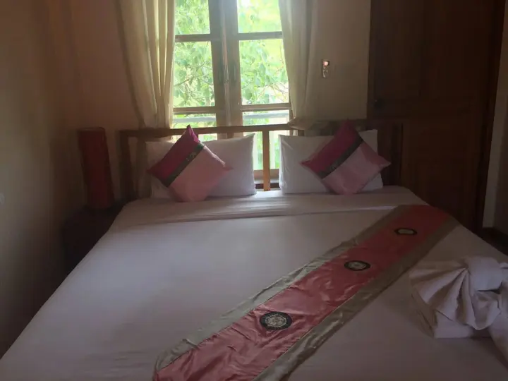 Мэхонгсон: Pornpong House