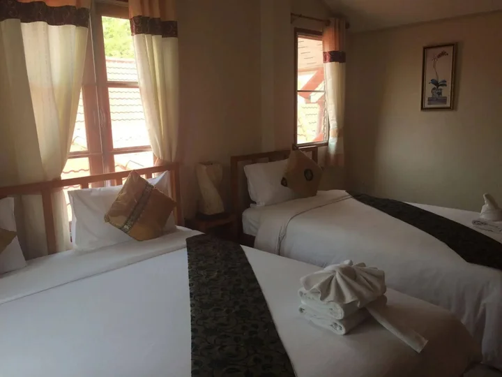 Мэхонгсон: Pornpong House