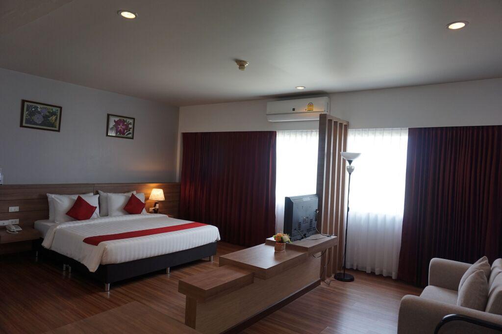 Нанг-Ронг: Akelada Hotel