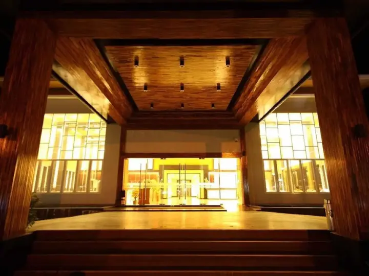 Нанг-Ронг: Akelada Hotel