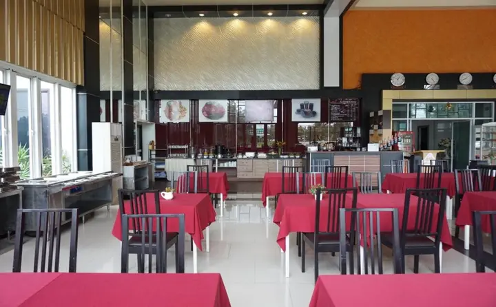 Нанг-Ронг: Akelada Hotel
