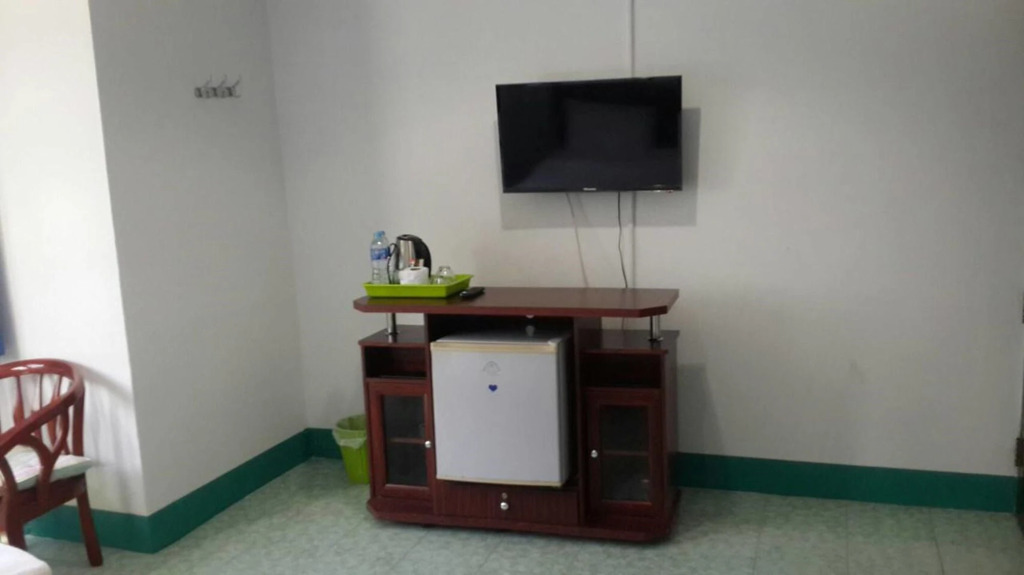 Муанг: Rung Tawan Hostel